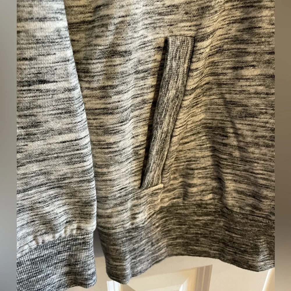 Banana Republic Sweatshirt - Picture 3 of 3